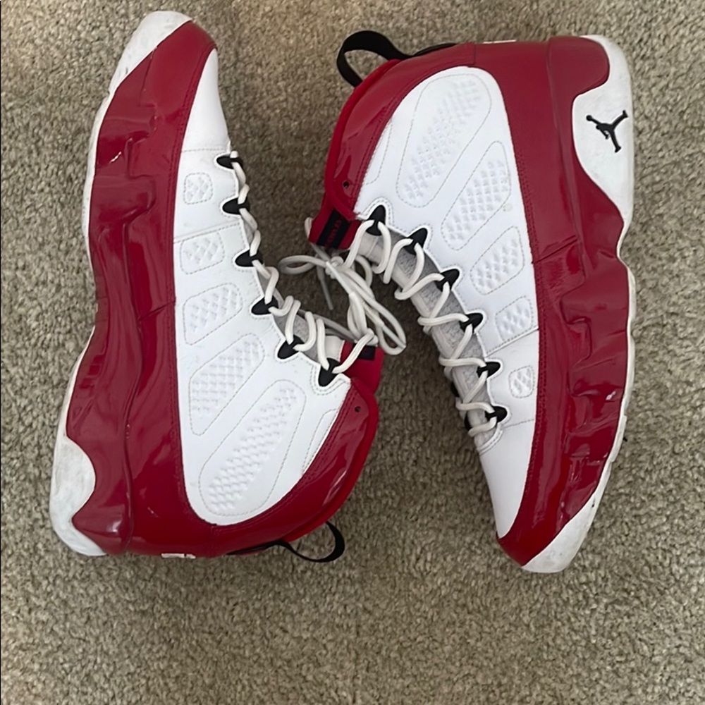 Jordan’s 9 white gym - Picture 2 of 3
